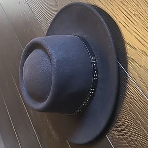 Women's Hat - 100% wool